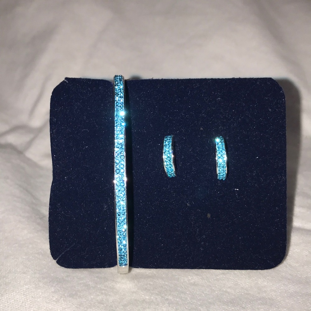 Blue bracelet and earrings set